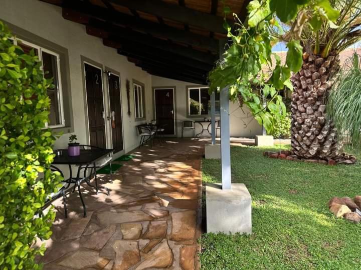 Kamaku Guesthouse Cc Otjiwarongo Exterior photo