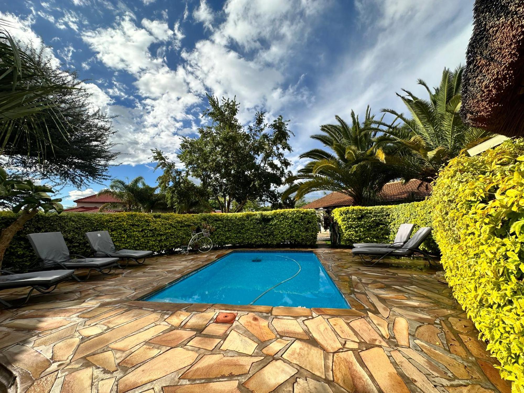 Kamaku Guesthouse Cc Otjiwarongo Exterior photo