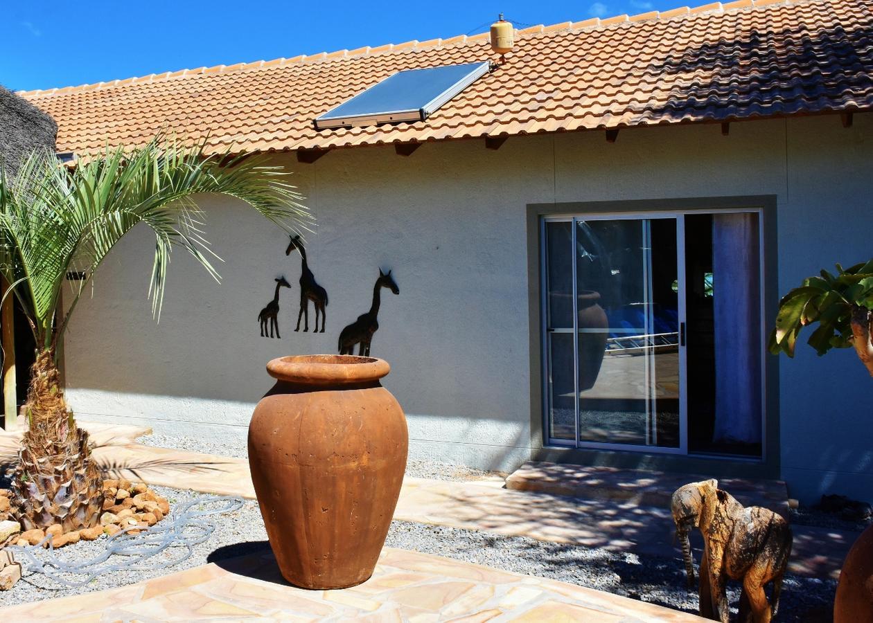 Kamaku Guesthouse Cc Otjiwarongo Exterior photo